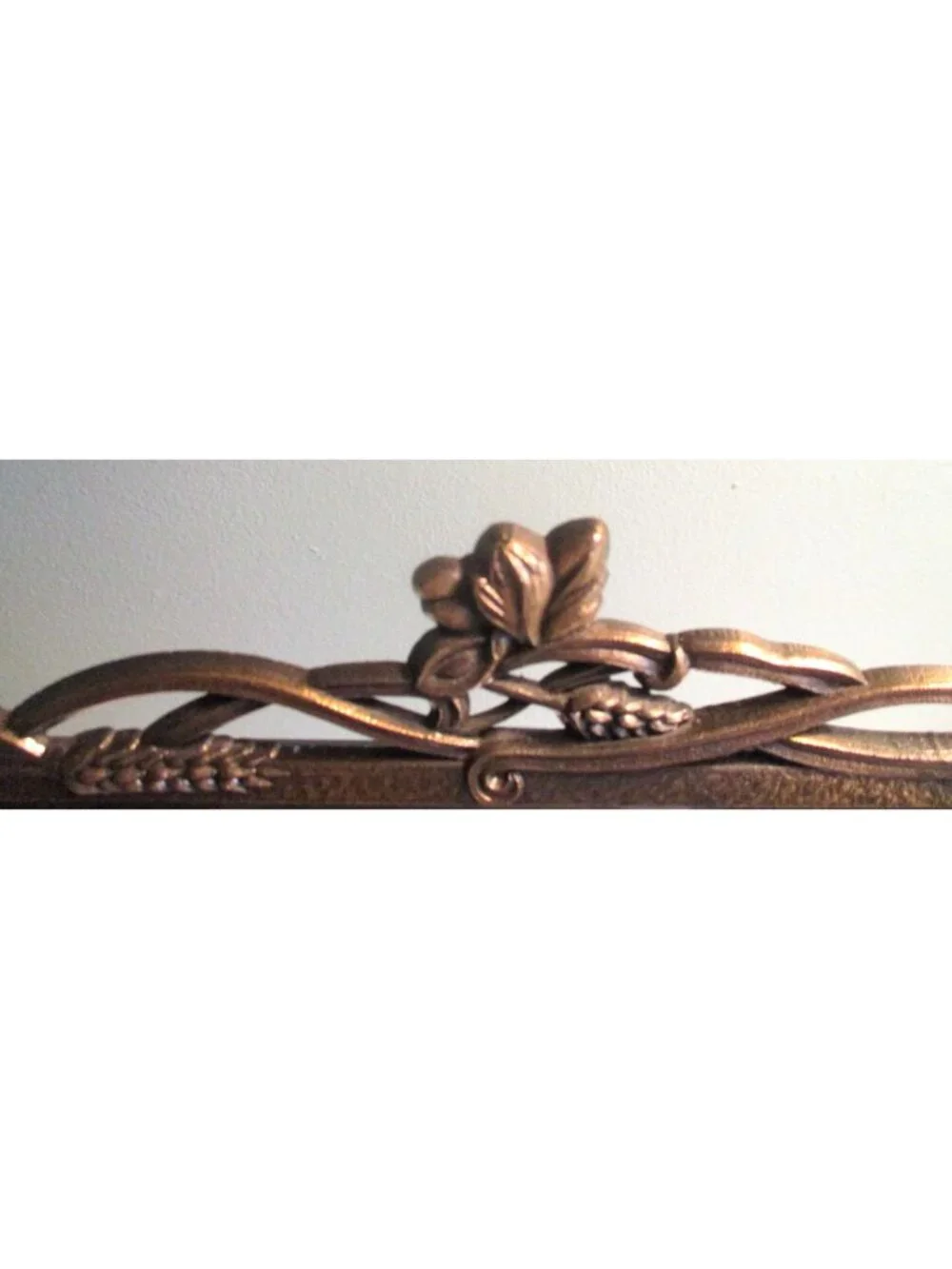 Unbranded antique gold